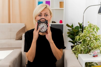 Le temps des Français sous tension : quels enjeux pour les médias et les marques ?